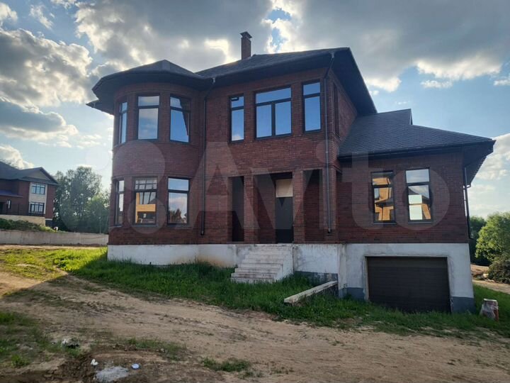 Дом 485 м² на участке 17 сот.