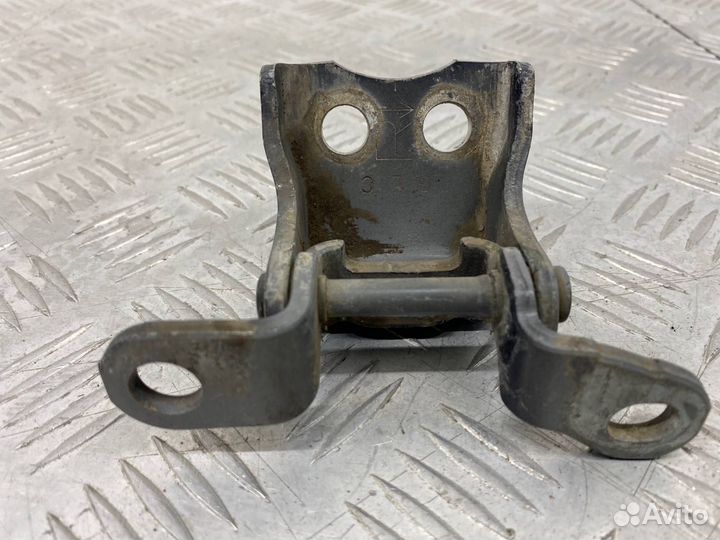 Б/У петля двери передний правый Honda Accord 8 CP1