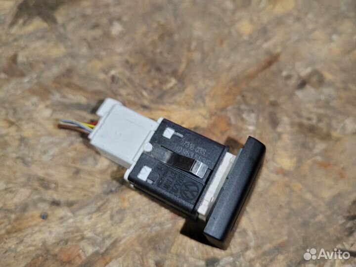 Кнопка обогрева сидений Volkswagen Amarok рест