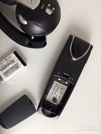 Беспроводные наушники и телефон Мерседес оригинал