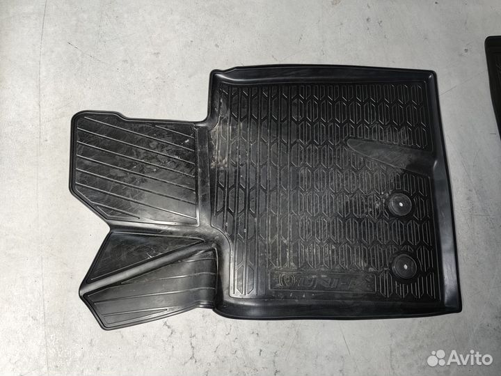 Автомобильные коврики резиновые. Changan uni-v
