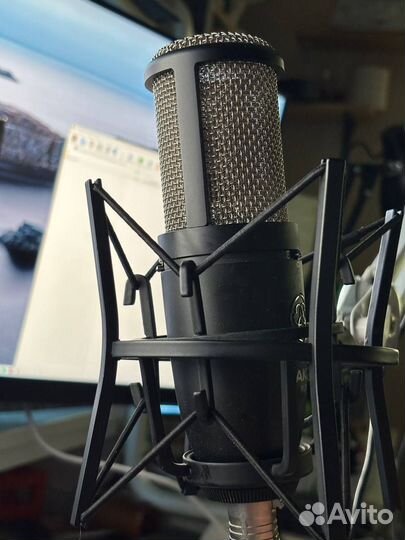 Студийный микрофон AKG p420