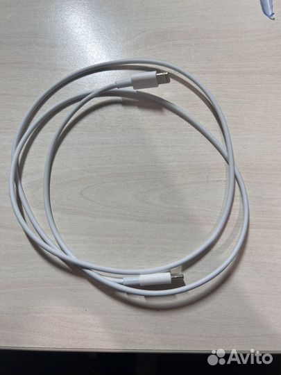 Зарядка на iPhone шнур
