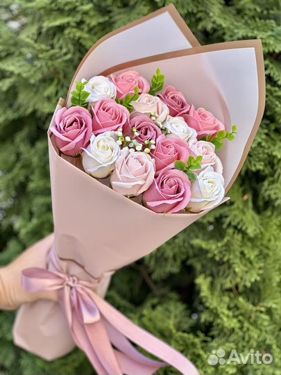 Букет из 15 мыльных роз на каркасе с доставкой