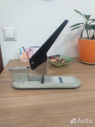 Степлер настольный KW-triO 50SB