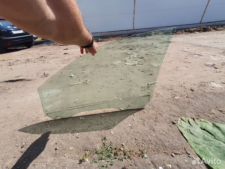 Стекло переднее правое Форд Фокус 2