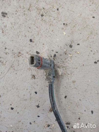 Датчик ABS передний левый Mercedes-Benz C202