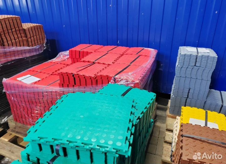 Модульная пвх плитка в автосервис / сто