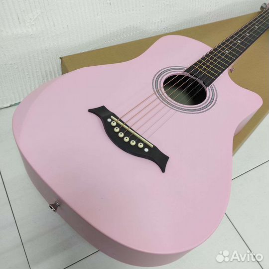 Гитара акустическая розовая Belucci