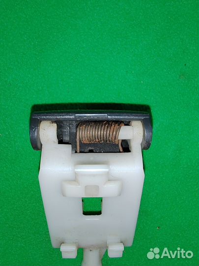 Ручка троса капота toyota land cruiser 200 LX 570