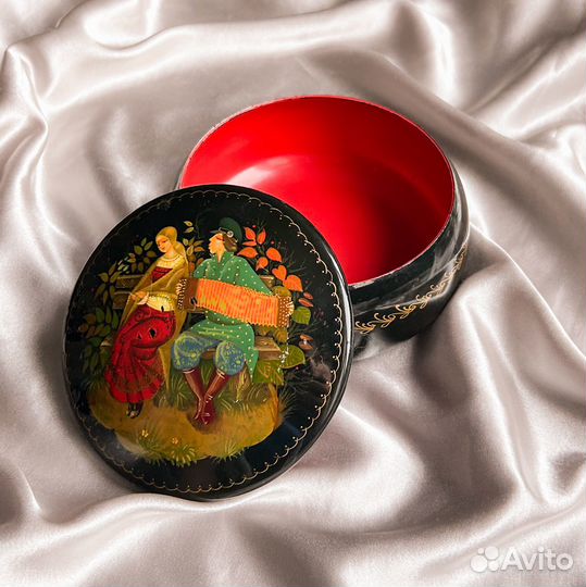 Винтажные шкатулки (лаковые/деревянные/металлическ