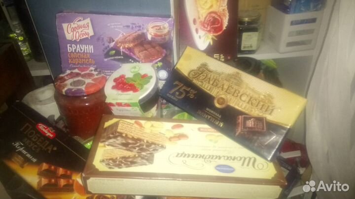 Продукты молочка, творог, мясное, хлеб, торты