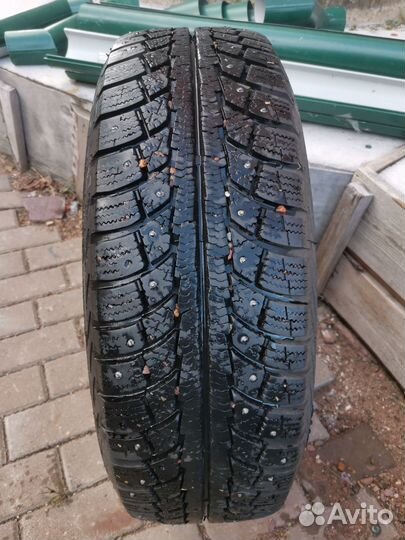 Gislaved Nord Frost 5 215/70 R16