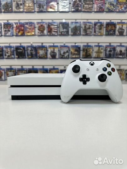 Xbox One S 500gb + Game Pass Ultimate 200игр