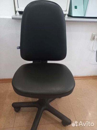 Стул со спинкой