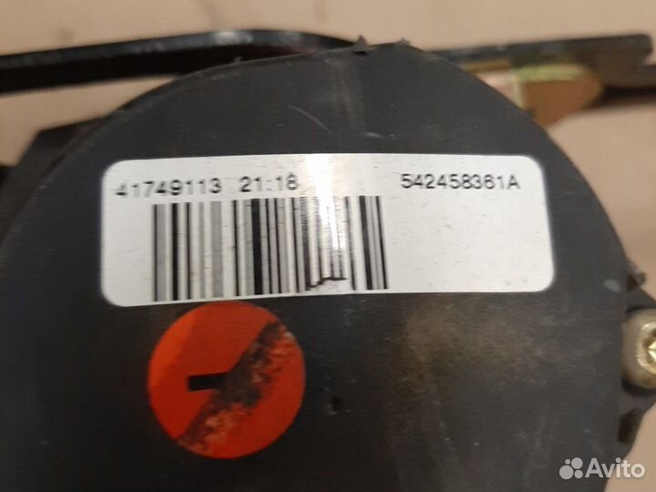 Ремень безопасности Nissan Primera P11