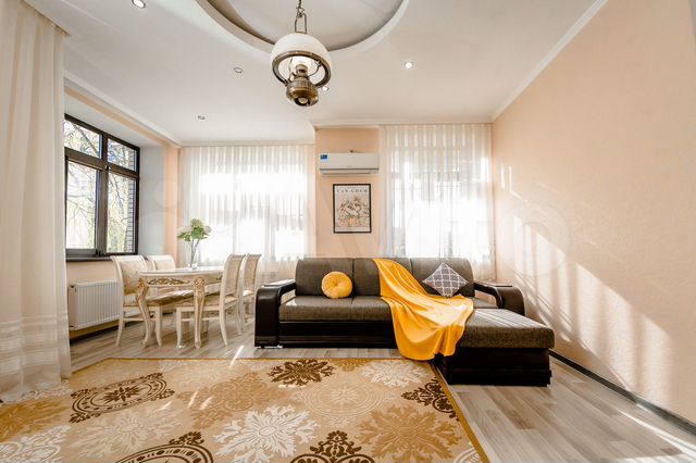 2-к. квартира, 55 м², 1/4 эт.