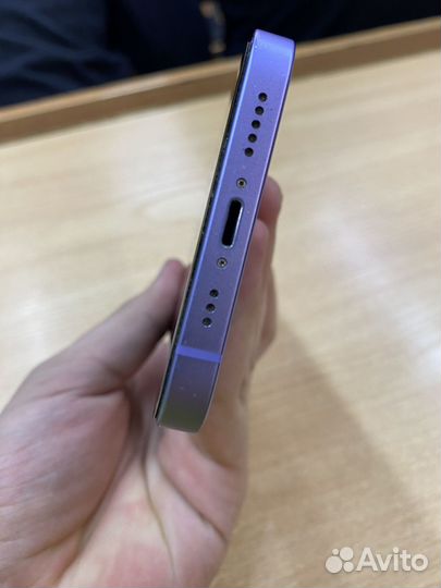 iPhone 12, 64 ГБ