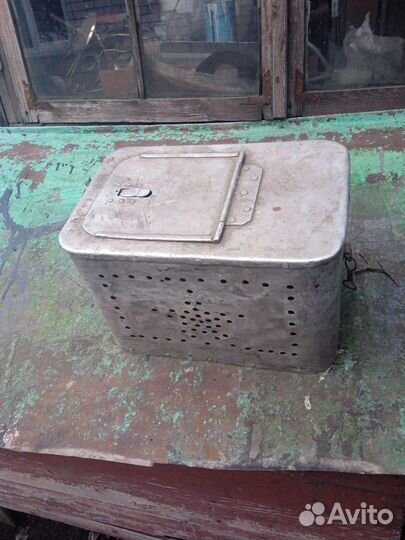 Ящик для зимней рыбалки и алюминиевый садок