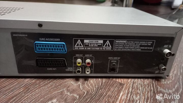 Видеомагнитофон Daewoo DX-7000k