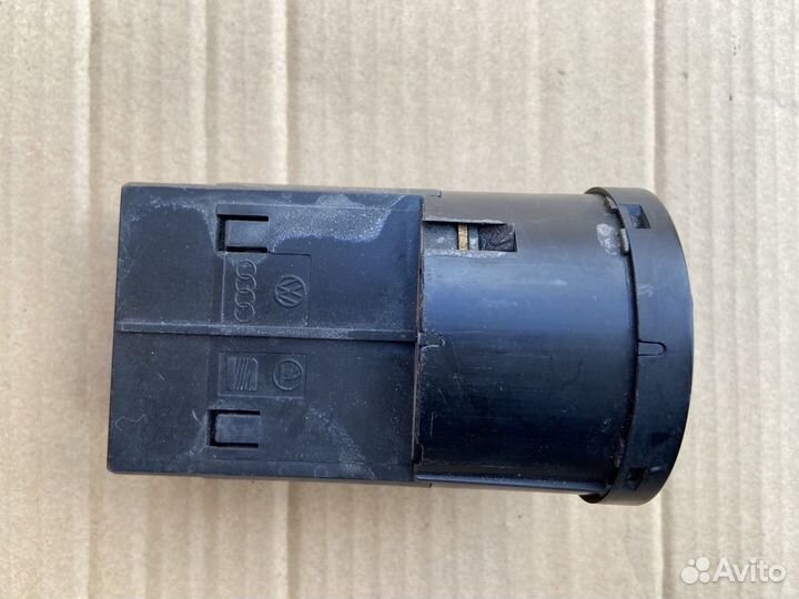 Переключатель света фар Volkswagen Polo Sedan