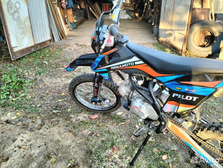 Продаю питбайк regulmoto pilot 17/14 125 em