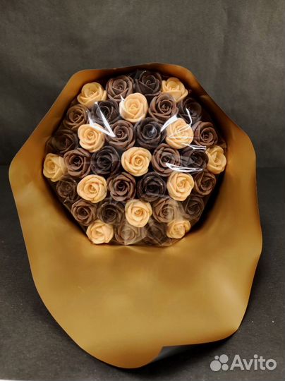 Букет - 37 Роз из Трёх Видов Шоколада