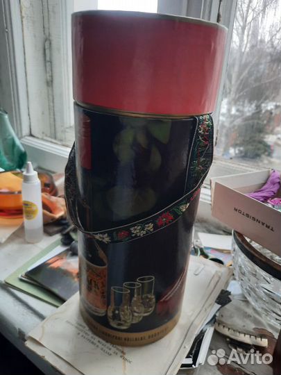 Переносная бутылка со стопками