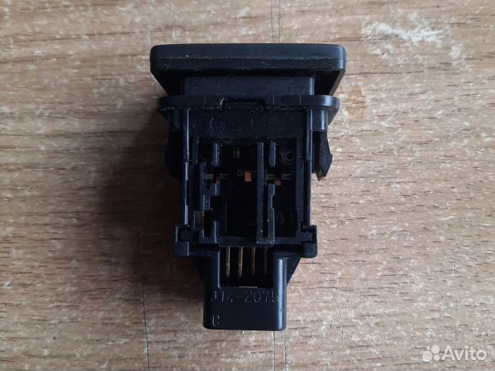 Кнопка омывателя фар Toyota Corolla 15A975