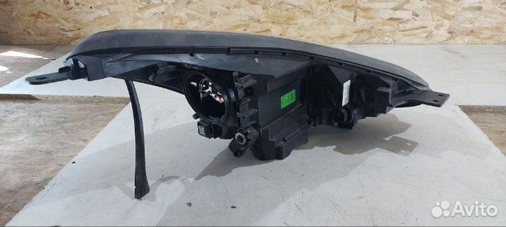 Фара галогеновая передняя левая Kia Sportage 4