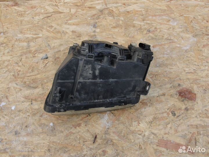 Фара правая Audi A3 8L галоген