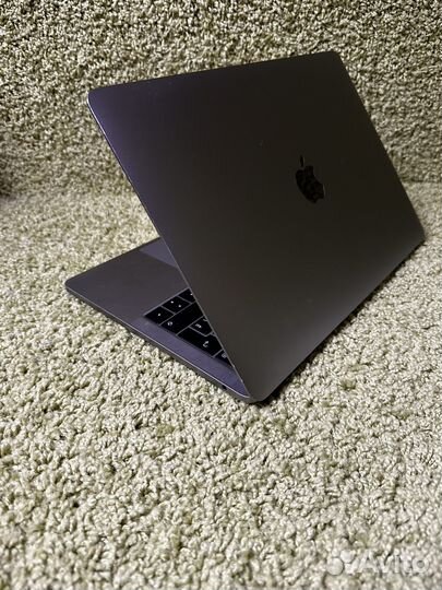 Apple MacBook Pro 13 inch 2017