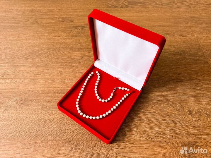 Бусы из жемчуга в подарочной красной упаковке