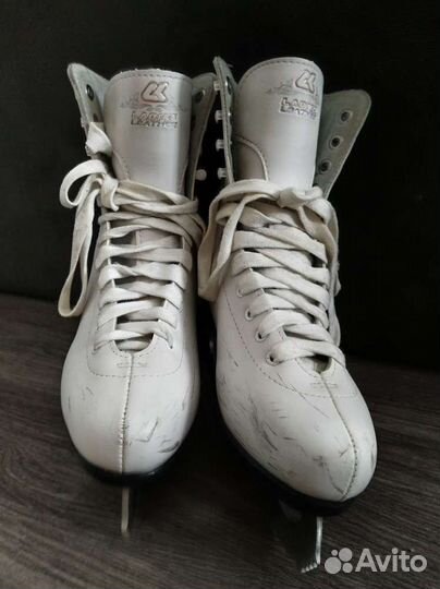 Коньки фигурные женские 38 размер