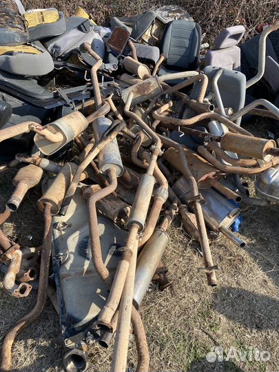 Выпускной коллектор, резонатор, глушитель на авто