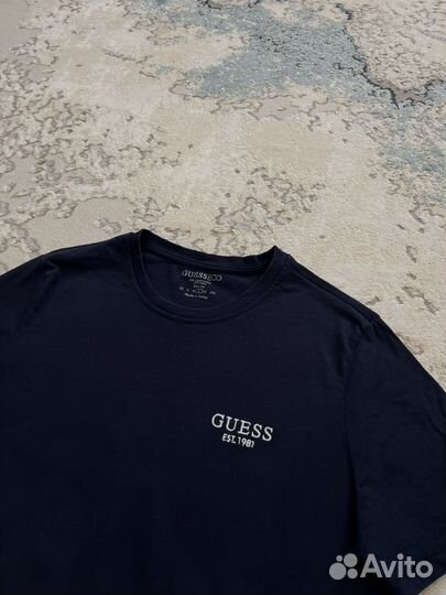 Футболка Guess