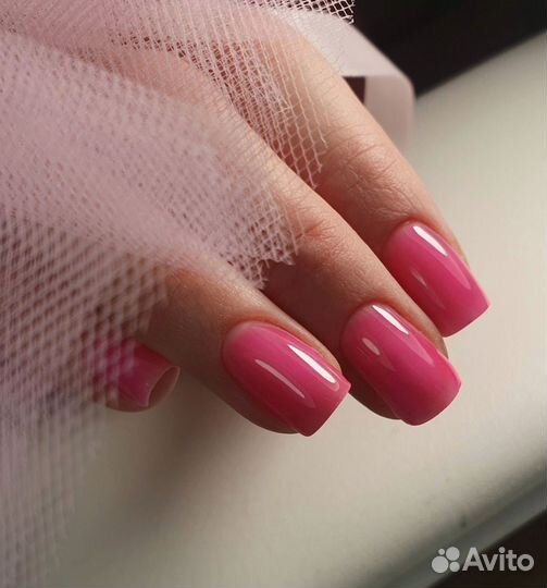 Модель на маникюр