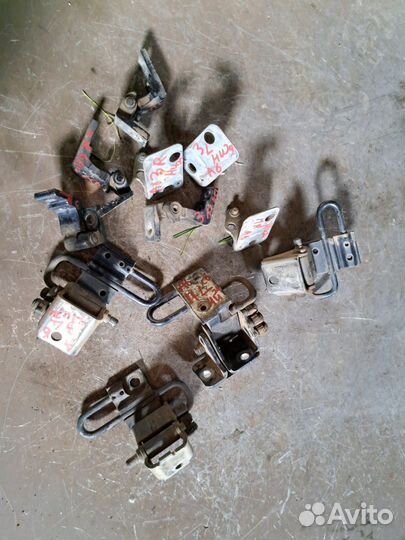 Петля двери Audi A6 C6