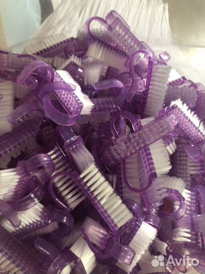 Щеточка для маникюра