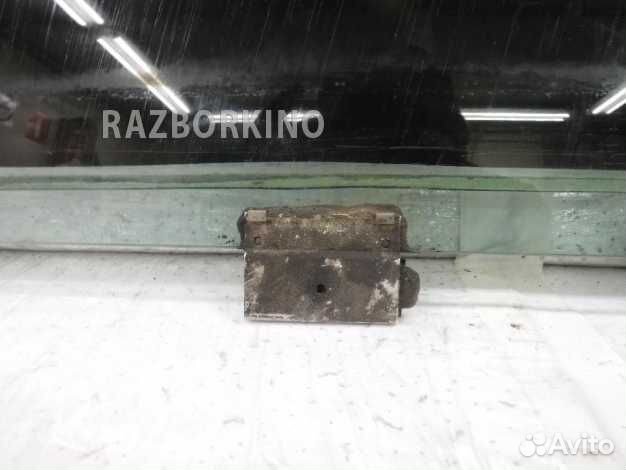 Стекло передней левой двери