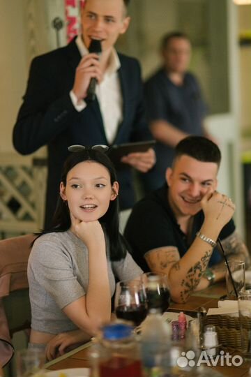 Ведущий на мероприятие