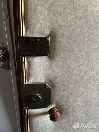 Дверь входная металлическая