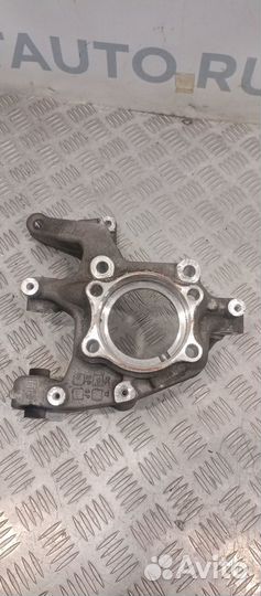 Кулак задний левый Audi Q3