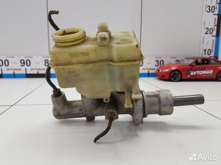 Главный тормозной цилиндр с бачком (BMW 5)