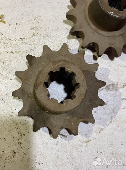 Звездочкие новые советские зубьев 14 шлицевая шаг