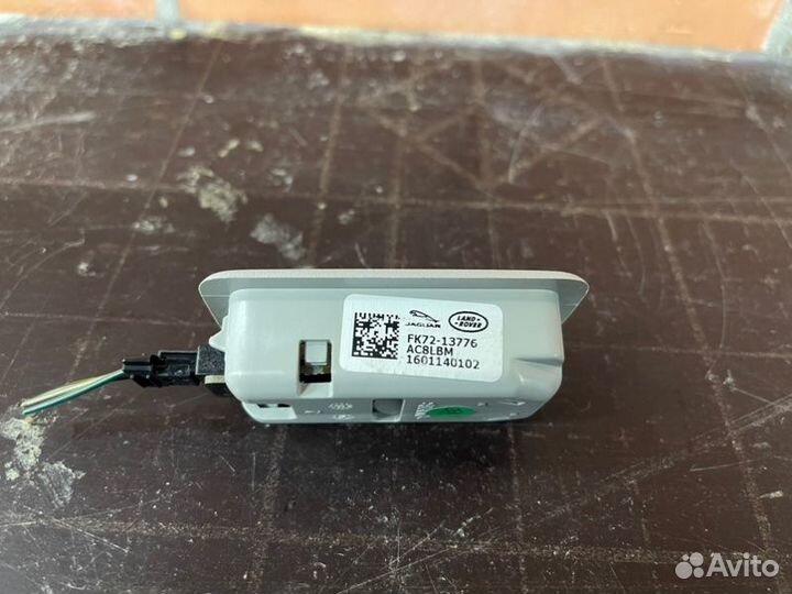 Плафон подсветки салона задний Land Rover