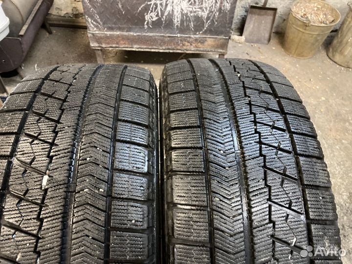 Bridgestone Blizzak VRX 215/55 R17