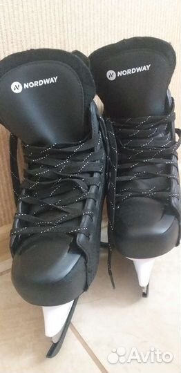 Коньки хоккейные