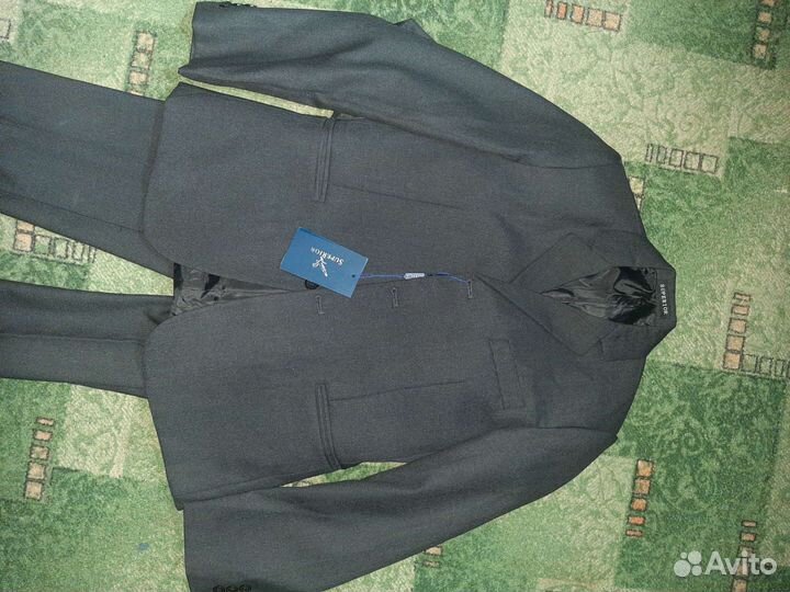 Костюм-тройка,школьный