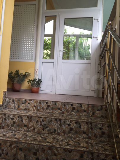 Комната 12 м² в 6-к., 3/3 эт.